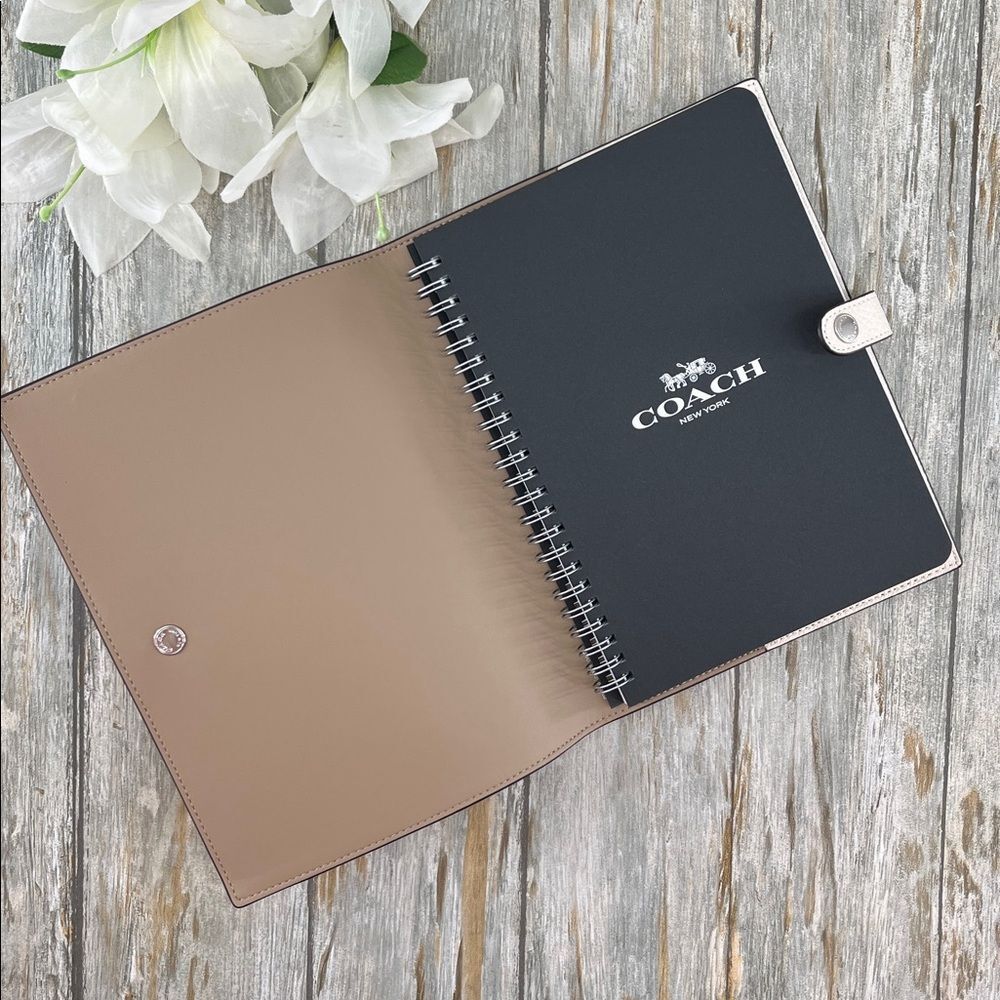 Coach Notebook In Pebbled Leather With Rocket Ship Print - Picture 4 of 7